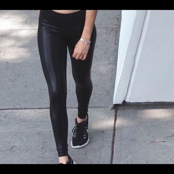 Greater Than Sports Shiny Black Liquid Leggings - Picture 5 of 8